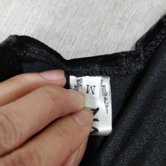 Velvety frills long sleeve mini dress - Picture 10 of 11